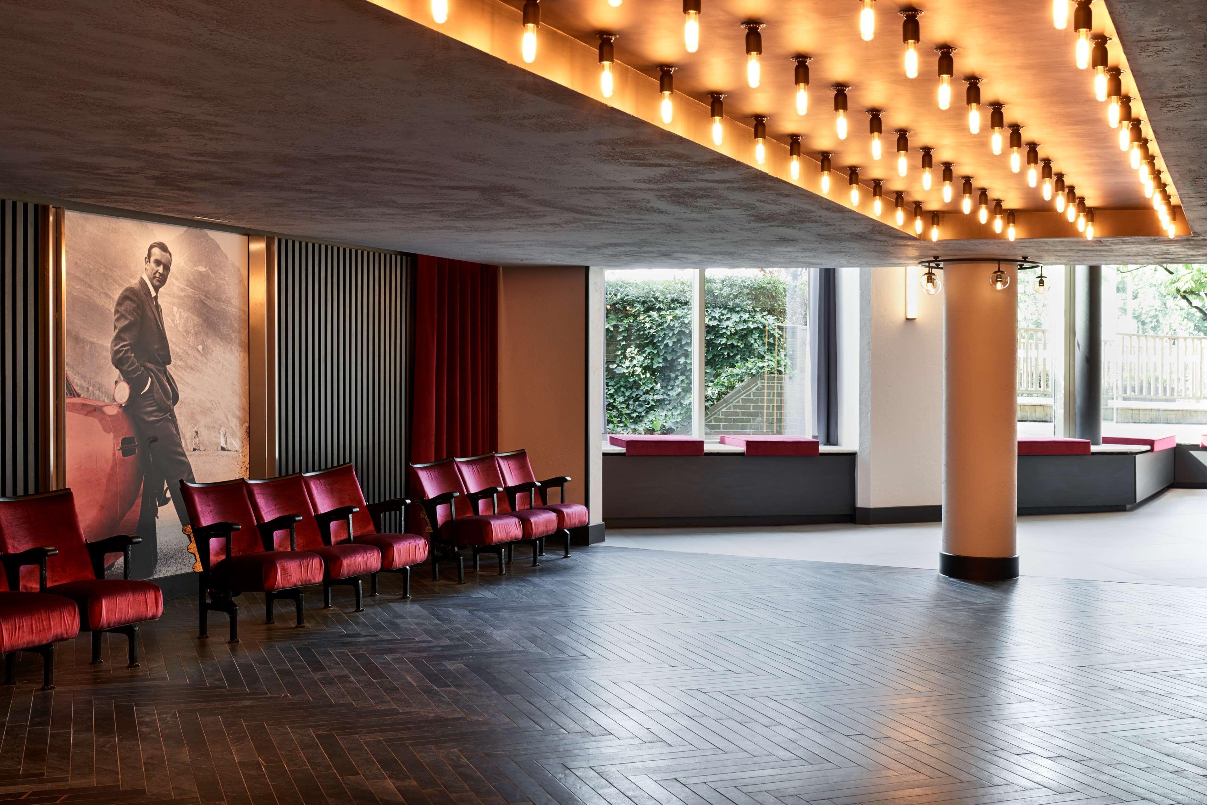 فندق Radisson Red London Heathrow هارموندسورث المظهر الخارجي الصورة The interior of the new building