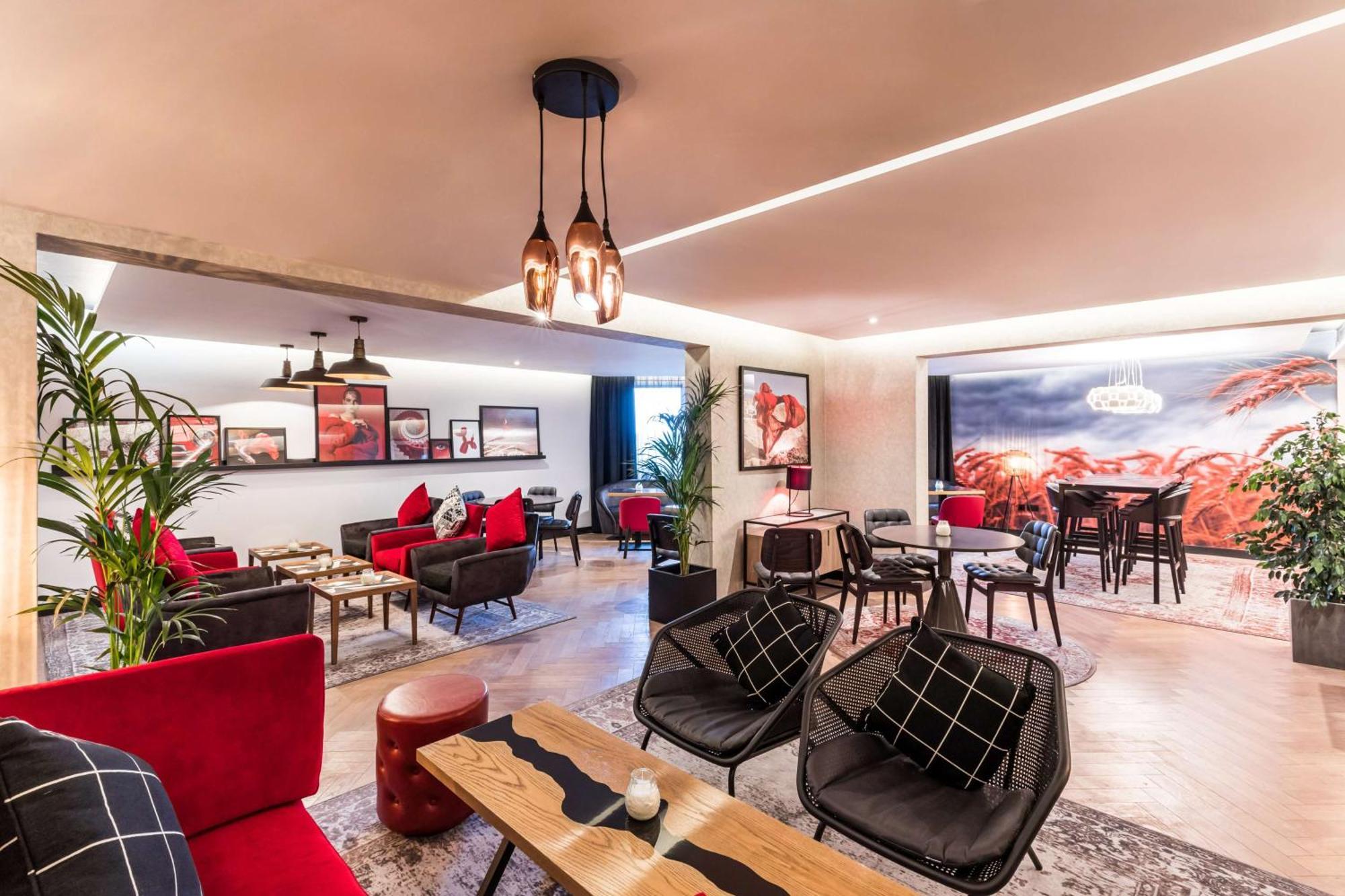 فندق Radisson Red London Heathrow هارموندسورث المظهر الخارجي الصورة Interior of the hotel