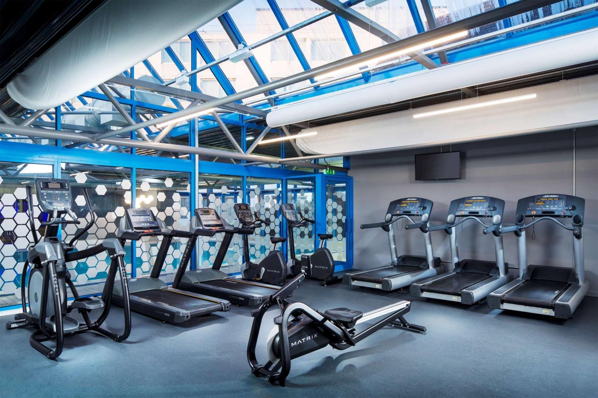 فندق Radisson Red London Heathrow هارموندسورث المظهر الخارجي الصورة Fitness room